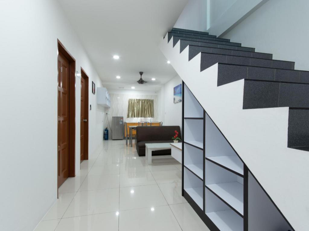Oyo 44011 Weng Bee Guest House Kota Kinabalu Exteriör bild