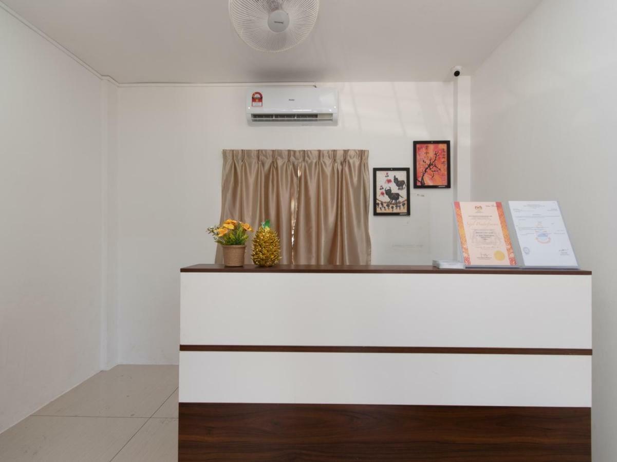 Oyo 44011 Weng Bee Guest House Kota Kinabalu Exteriör bild